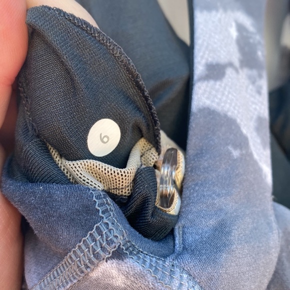 Lululemon Tank Top With Drawstring - Picture 5 of 6